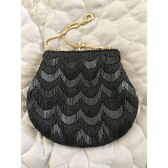 Vtg Walborg Small Black Scalloped Beaded  Shape Handbag Purse Gold Chain